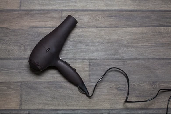 removing wrinkles with hairdryer
